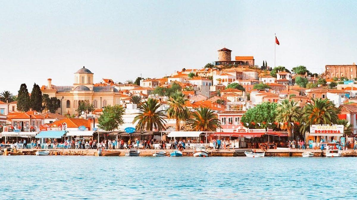 Türkiye’nin Yaz-Kış Ziyaret Edebileceğiniz En Güzel Adaları: Bozcaada ve Gökçeada’dan Çok Daha Fazlası Var...