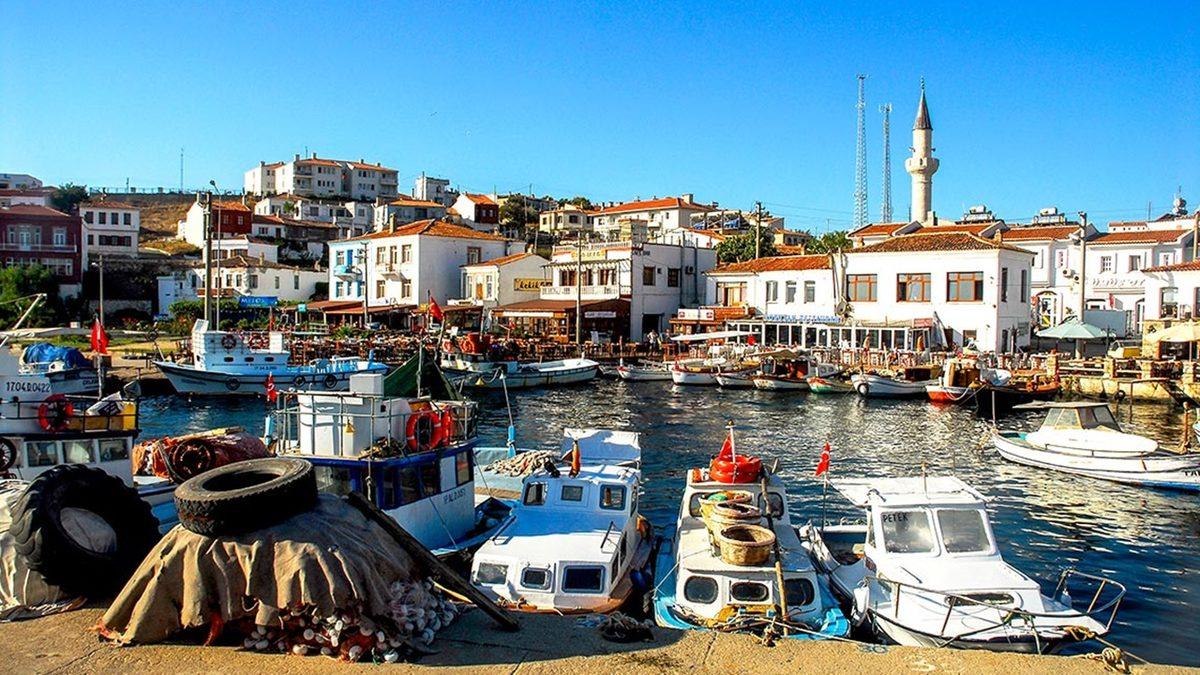 Türkiye’nin Yaz-Kış Ziyaret Edebileceğiniz En Güzel Adaları: Bozcaada ve Gökçeada’dan Çok Daha Fazlası Var...