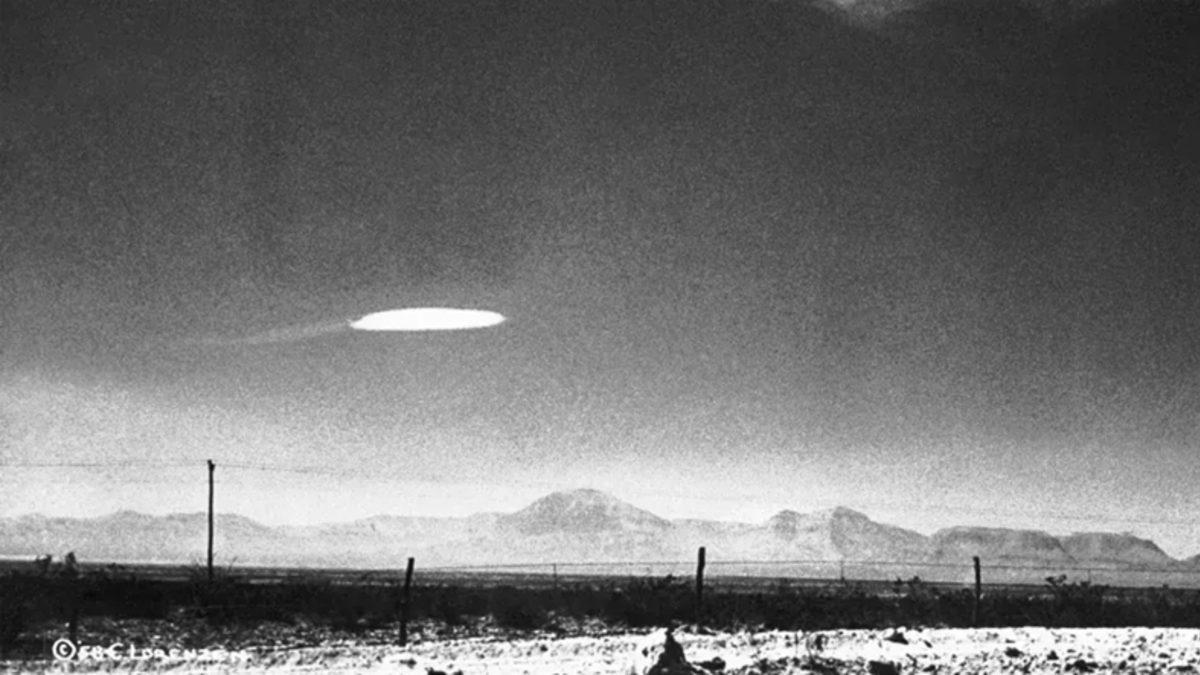 ABD Savunma Bakanlığı, UFO Görüntülerindeki Cisimlerin Ne Olduğunu Açıkladı