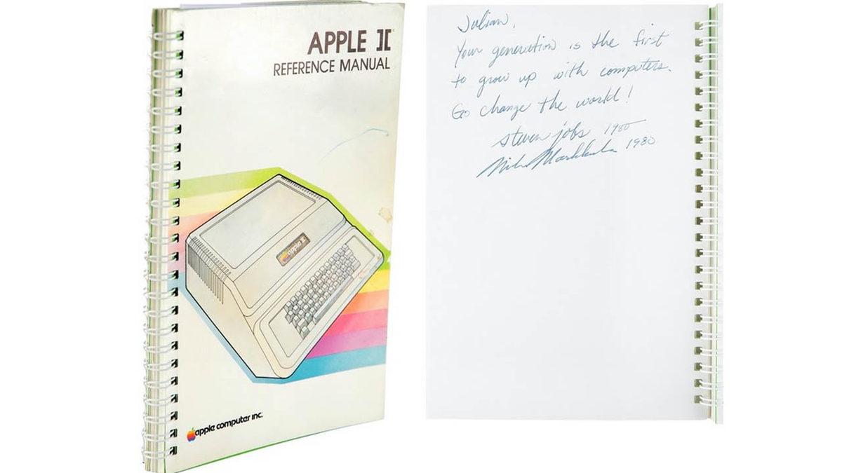 Steve Jobs İmzalı Bir Apple II Kullanma Kılavuzu, 800 Bin Dolara Satıldı
