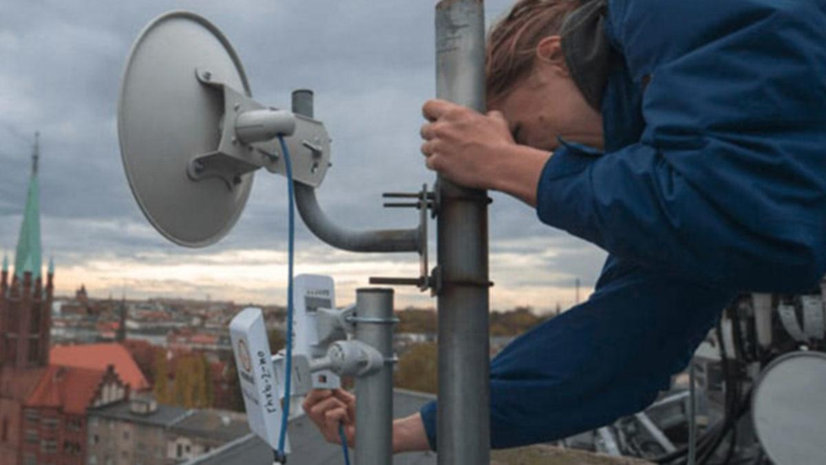 Dev Şirketlerin Evlerimize ve Telefonlarımıza Kadar Getirdikleri İnterneti Nereden ve Nasıl Temin Ettiklerini Anlattık!