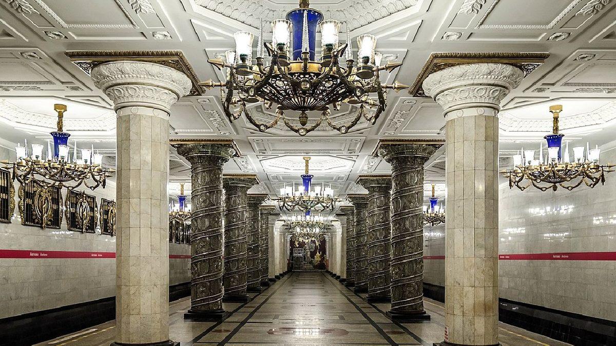 Bunlar Metro İstasyonuysa Bizdekiler Ne? Her Gün İşe Değil de Harikalar Diyarına Gidiyormuşsunuz Gibi Hissettiren 9 Metro İstasyonu