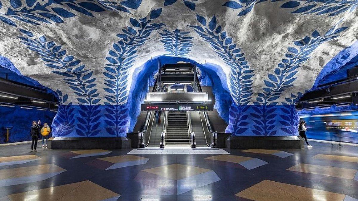 Bunlar Metro İstasyonuysa Bizdekiler Ne? Her Gün İşe Değil de Harikalar Diyarına Gidiyormuşsunuz Gibi Hissettiren 9 Metro İstasyonu