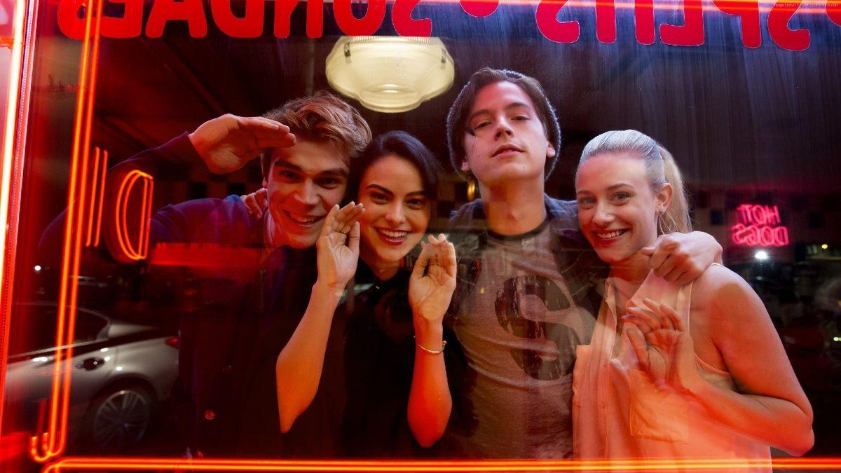 Gizemlerle Dolu Riverdale Dizisi Hakkında Daha Önce Duymadığınız 15 İlginç Bilgi
