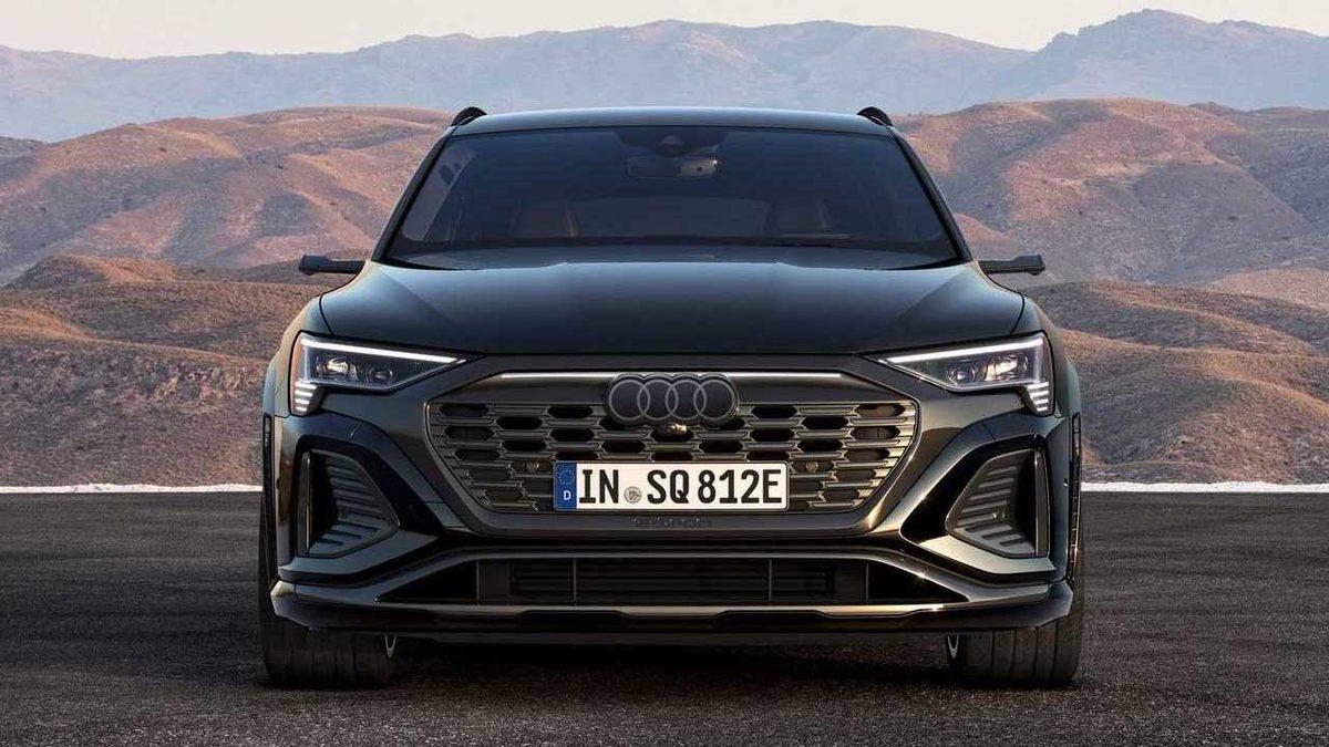 İçinde Sürücü Bile Yokken Kendi Kendini Park Edebilen Audi Q8 E-Tron Tanıtıldı