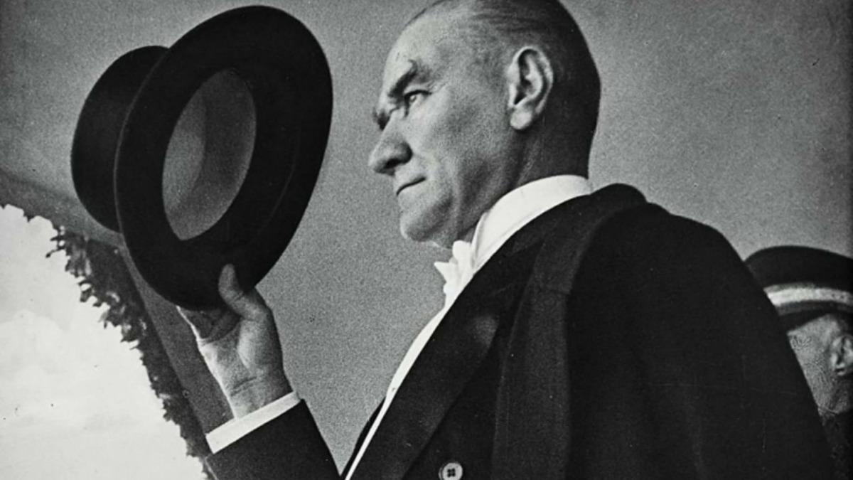 Mustafa Kemal Atatürk’ün İzlerken Gözlerinizi Dolduracak Görüntüleri [Video]
