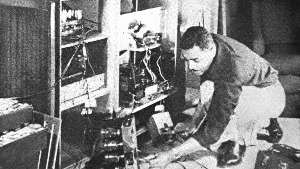 Film Değil Gerçek: Ölen Babasını Kurtarmak İçin Zamanda Geriye Gitmeye Çalışan Bilim İnsanıyla Tanışın