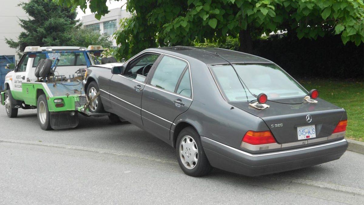 20 Yaşındaki Lüks Otomobili Almak mı Daha Mantıklı, Yoksa 0 km Ucuz Otomobili mi?