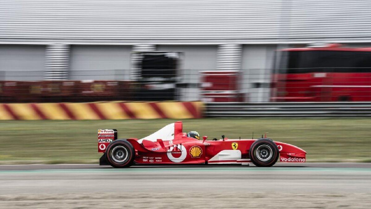 Efsane Formula 1 Pilotu Michael Schumacher’in Şampiyon Olduğu Araç, Rekor Fiyata Satıldı