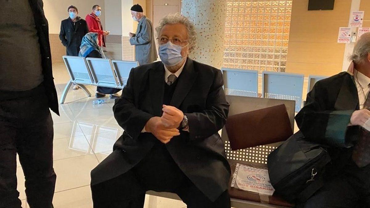 Metin Akpınar ile Karşılıklı Bir Kahve İçmişsiniz Hissi Bırakan Netflix Belgeseli: İyi ki Yapmışım