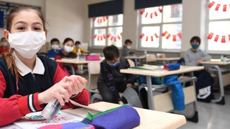 Milli Eğitim Bakanı’ndan Öğrencilere Yönelik Aşılama veya PCR Testi Zorunluluğu Açıklaması