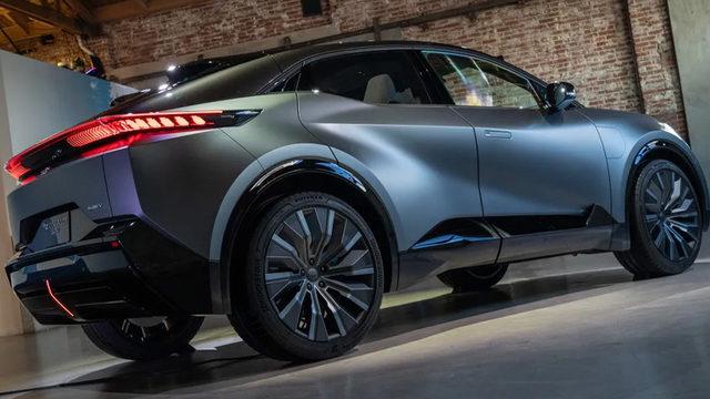 Kızgın Bir Pokemon Gibi Görünen Fütüristik Konsept Otomobil ’Toyota bZ Compact SUV’ Tanıtıldı