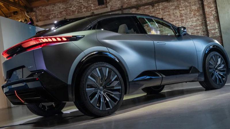 Kızgın Bir Pokemon Gibi Görünen Fütüristik Konsept Otomobil ’Toyota bZ Compact SUV’ Tanıtıldı