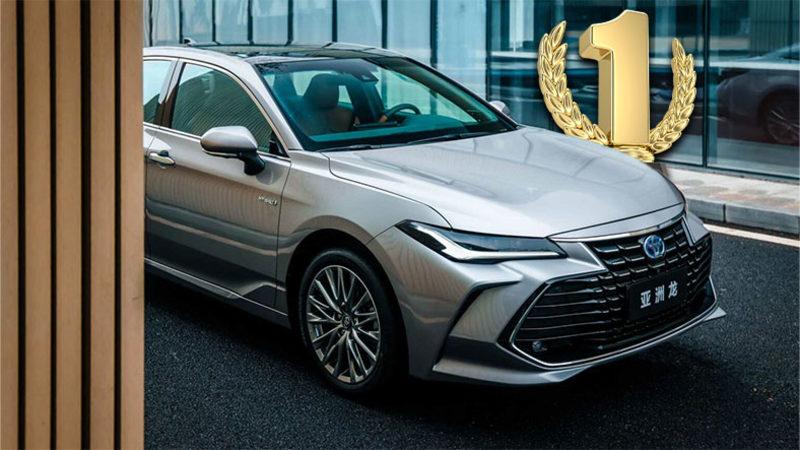 Toyota Avalon, Yeni ve Garip Bir Rekora İmza Attı: 24 Saatte En Çok Yol Kat Eden Hibrit Otomobil Oldu
