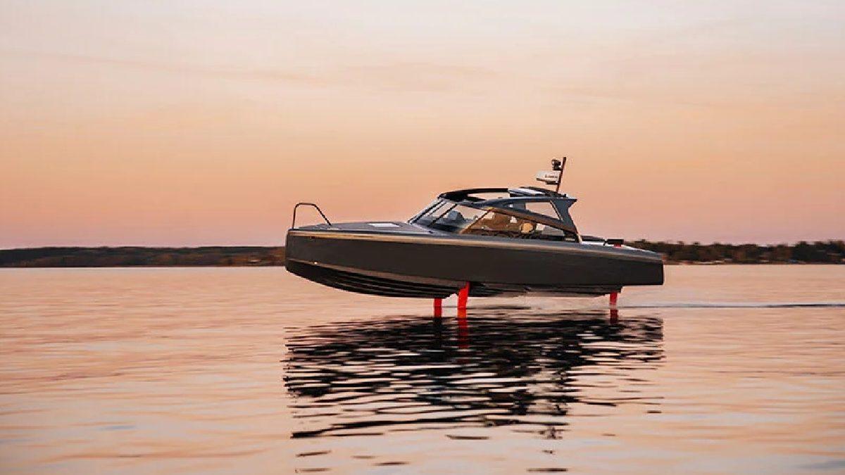 Gövdesi Denize Temas Etmeden Hareket Edebilen ’Uçan Tekne’ ile Tanışın: Candela C-8