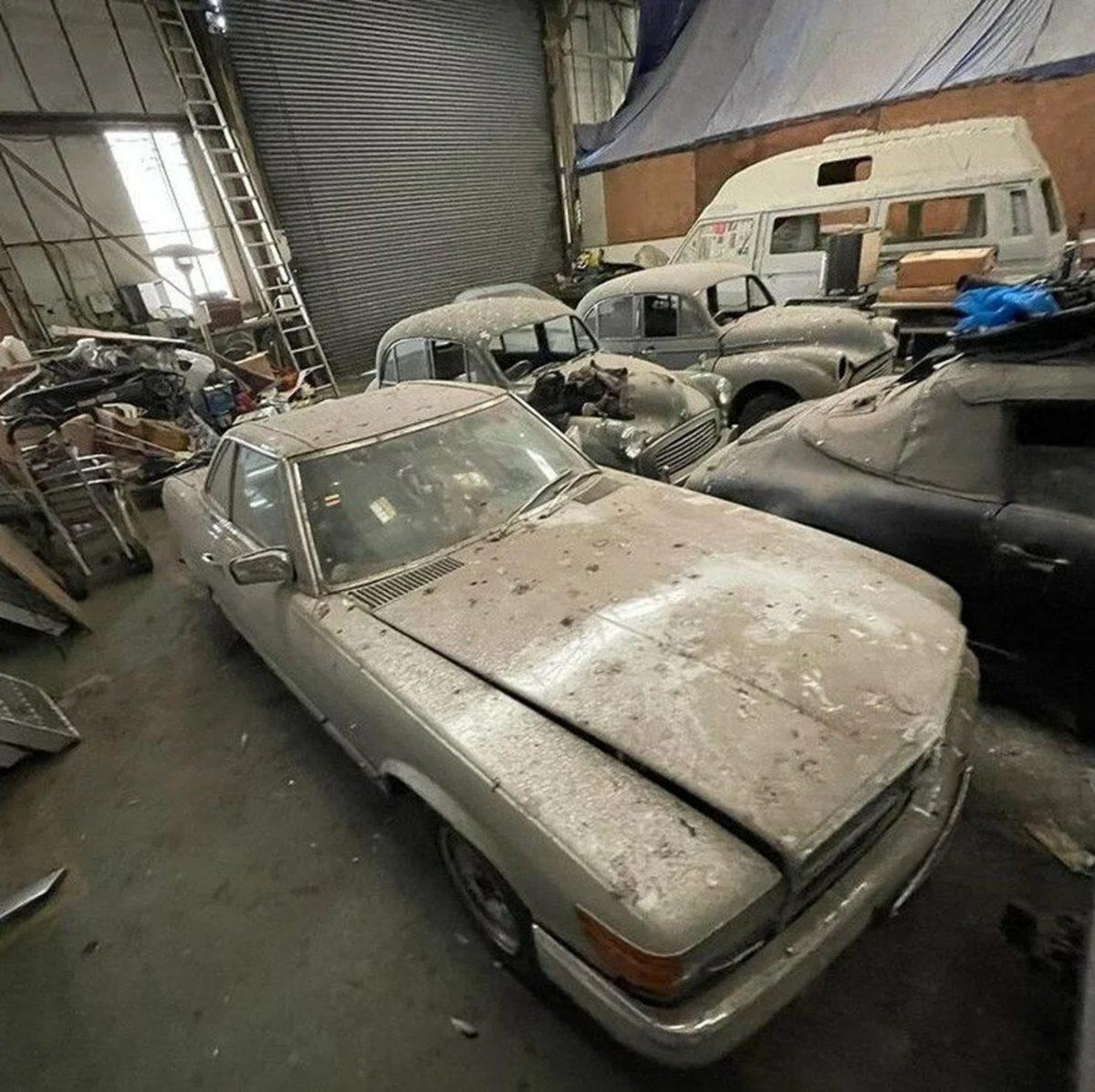 Bir Ahırda Bulunan 175 Efsane Klasik Otomobil, Açık Artırmayla Satışa Çıkacak