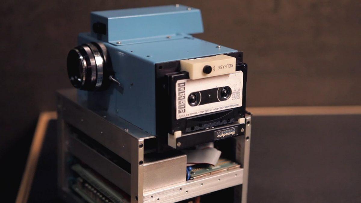 Gördüğünüz Bu Şey ’İlk Dijital Fotoğraf Makinesi’ ve Muhteşem Bir Öyküsü Var: Telefonunuzla Fotoğraf Çekebilmenizin Baş Aktörlerinden Biri!