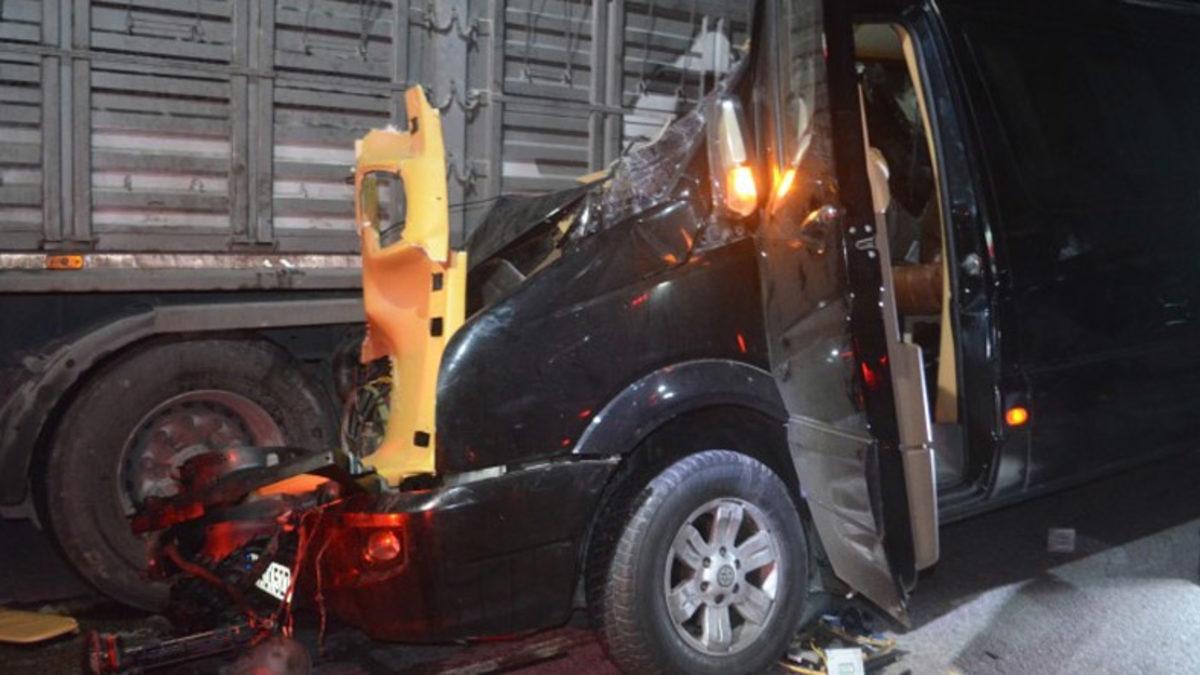 Tiyatrocuların Kazası Sonrası Tartışmalar Yeniden Başladı: Kamyon ve TIR’lardaki Darbe Emici Tamponlar Gerçekten Hayat Kurtarır mı?