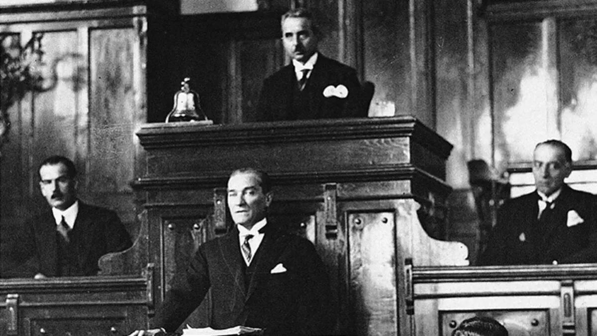 Atatürk Önderliğinde Başlayan ve Kurtuluş Savaşı’nın Kazanılmasında Büyük Rol Oynayan Seferberlik: Tekalif-i Milliye Emirleri Nelerdir?