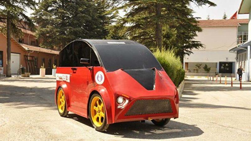 Eskişehir’de Lise Öğrencileri, 95 Kuruş ile 100 Kilometre Gidebilen Elektrikli Otomobil Geliştirdi