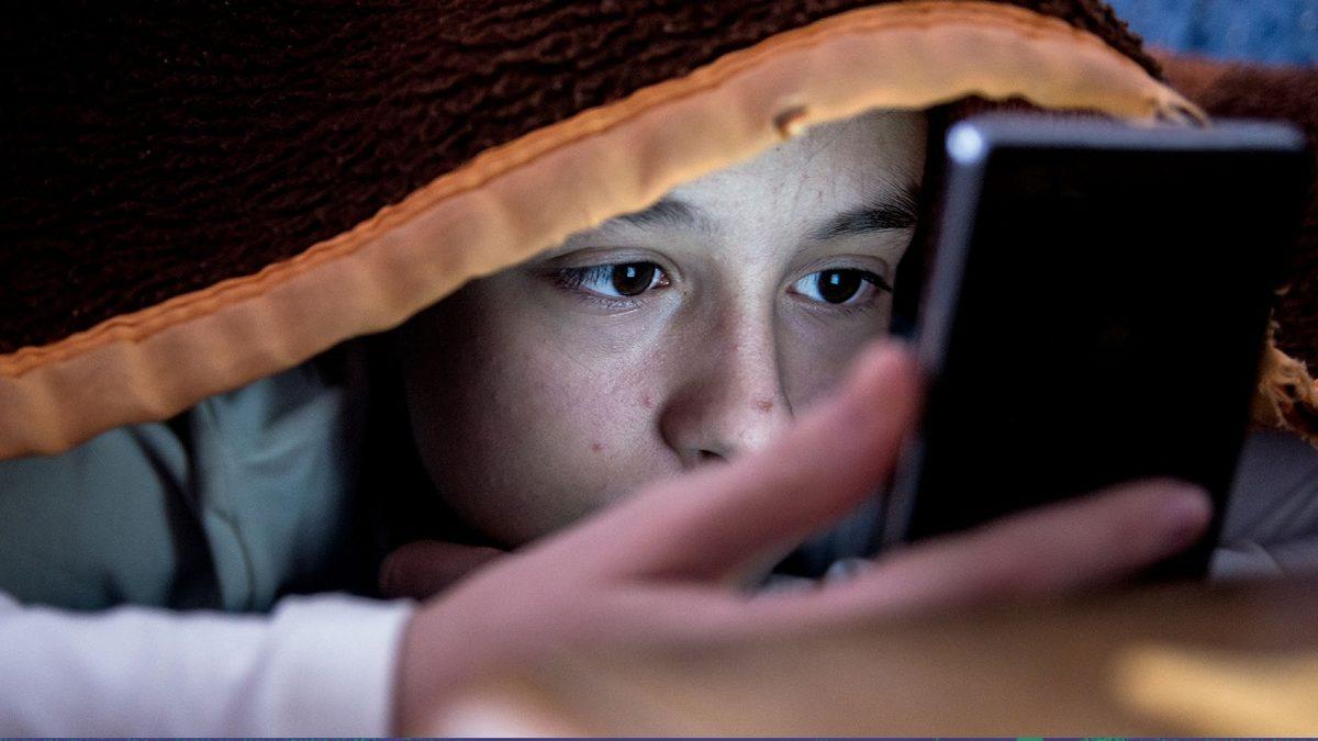 Facebook ve Instagram’ı Çocuklar İçin Daha Güvenli Hale Getirecek Özellikler Geliyor!