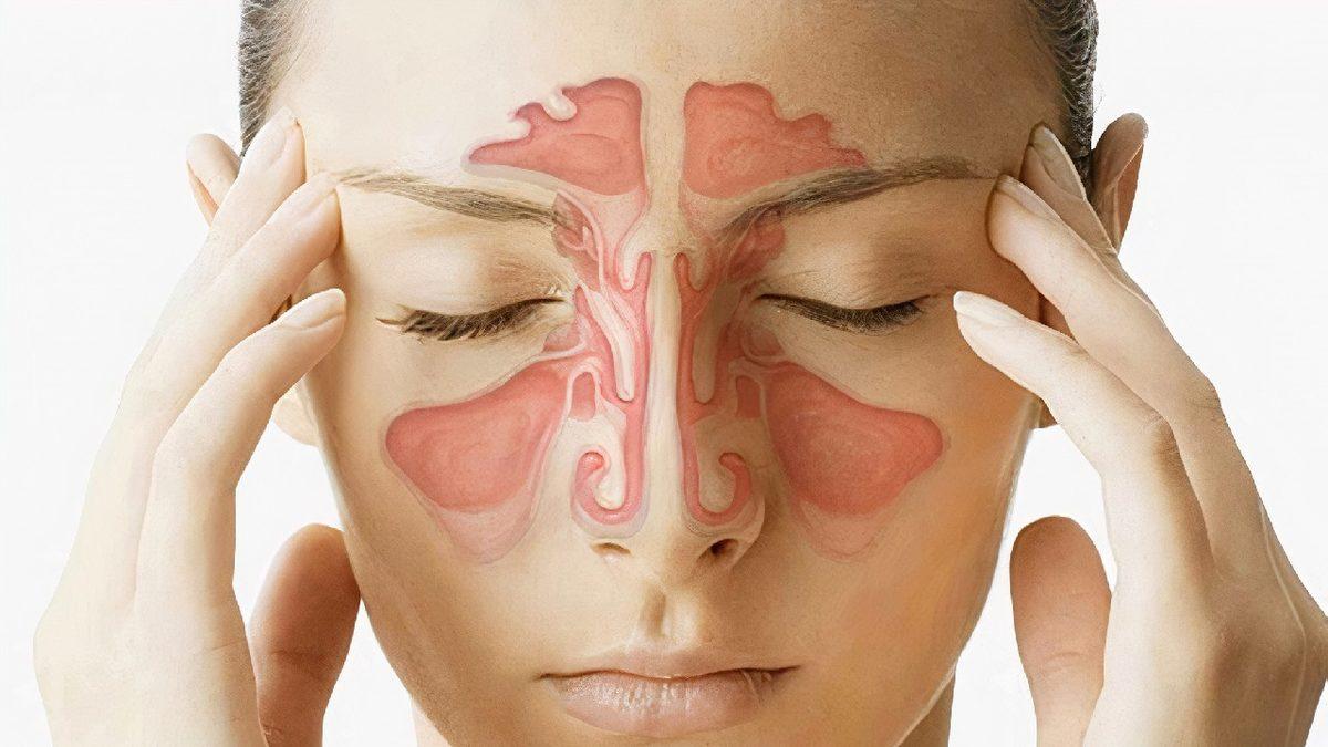 Acı Bir Şeyler Yerken Birdenbire Başlayan Burun Akıntısının Sebebi Nedir?