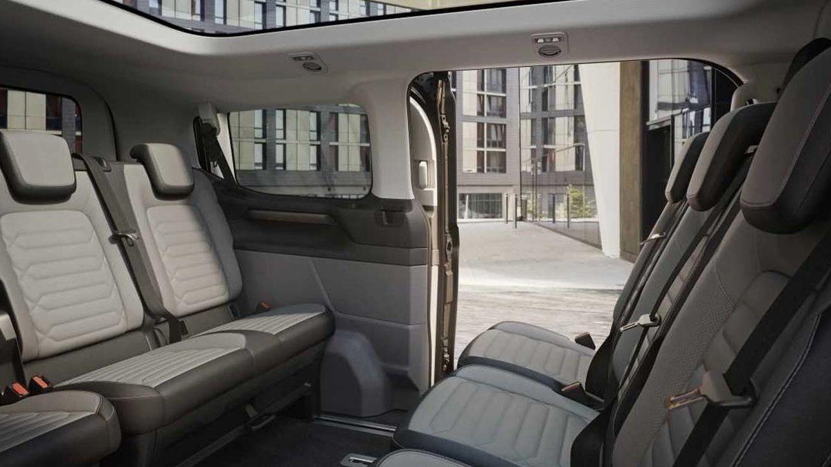 Doblo’nun Pabucu Dama Atılır mı?: Yeni Ford E-Tourneo Custom Tanıtıldı!