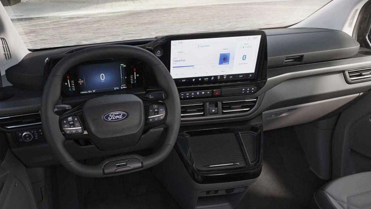 Doblo’nun Pabucu Dama Atılır mı?: Yeni Ford E-Tourneo Custom Tanıtıldı!