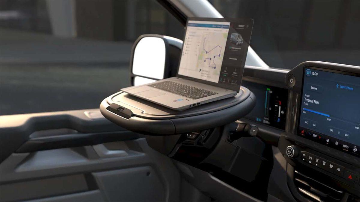 Doblo’nun Pabucu Dama Atılır mı?: Yeni Ford E-Tourneo Custom Tanıtıldı!