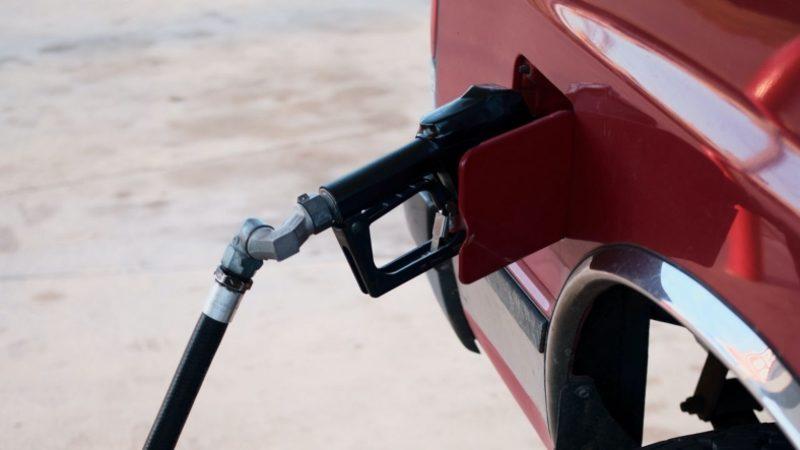 Yağmurlu Havada Su Yok: Pakistan’da Aşı Olmayanlara Benzin Satılmıyor