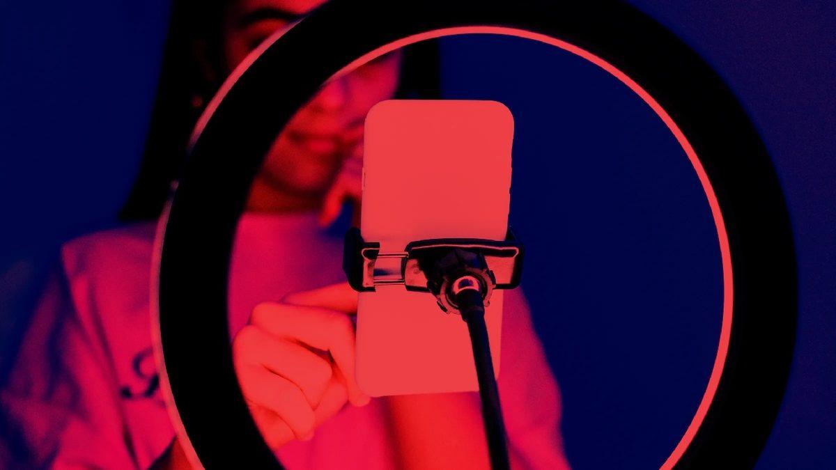 Twitch, Platformdaki Çocuk İstismarını Engellemeye Çalışıyor: Artık Canlı Yayın Açmak İçin Telefon Numarasını Doğrulamak Gerekecek!