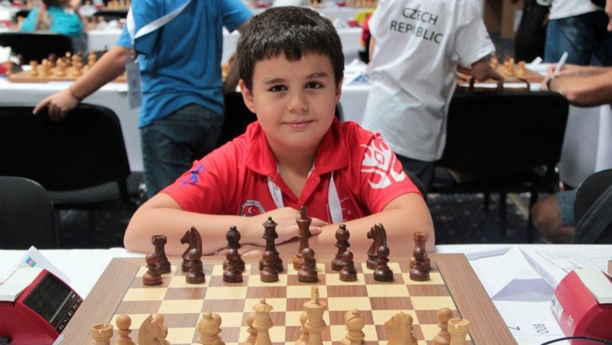 Dünyaya Kafa Tutan Satranç Dehası Yağız’la Tanışın: En Genç ’Büyük Usta’ Rekorunu Kırmaya Çok Yakın!