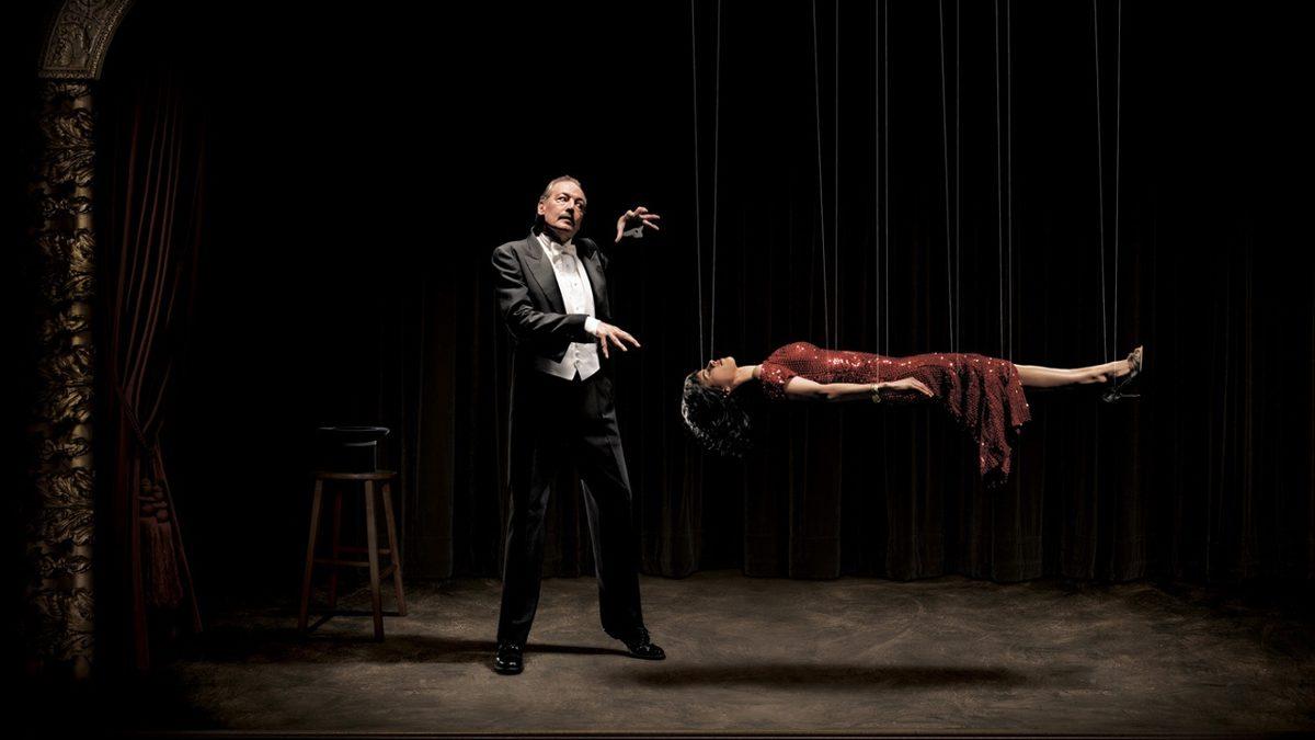 Sihirbazların Ağzından Düşmeyen ’Hokus Pokus’ Sözü Aslında Ne Anlama Geliyor?