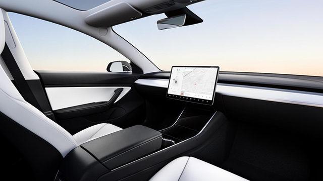 Elon Musk; Direksiyonsuz, Bütçe Dostu Bir Tesla Üretmeyi Planlıyor