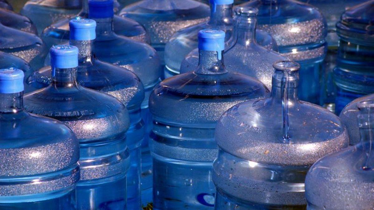 İçinde Neler Olabileceğini Öğrenince Damacana Sularını İçmek İstemeyeceksiniz (Kendi İyiliğiniz İçin)