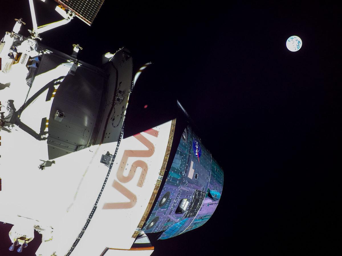 NASA, Orion Aracından Gelen Ürkütücü Ay Görsellerini Paylaştı