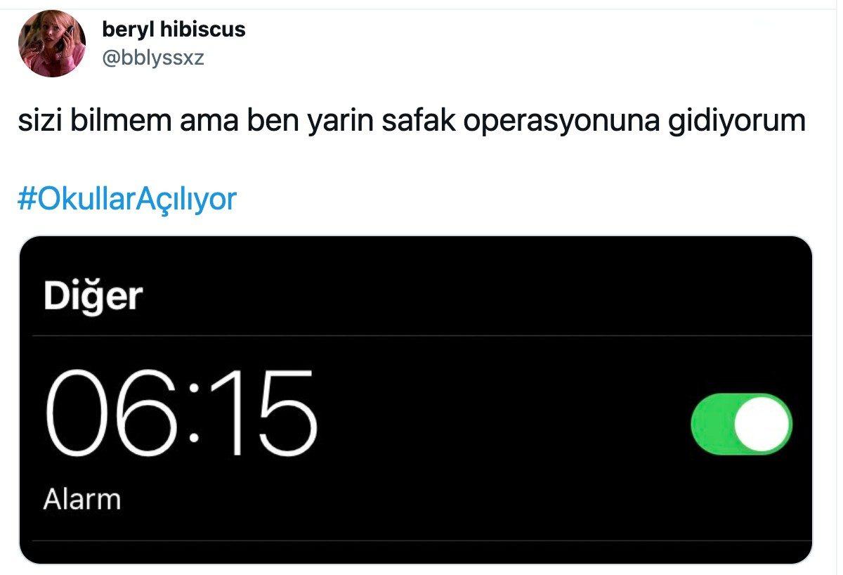 Okullara Geri Dönen Sosyal Medya Kullanıcılarının Komik Paylaşımları