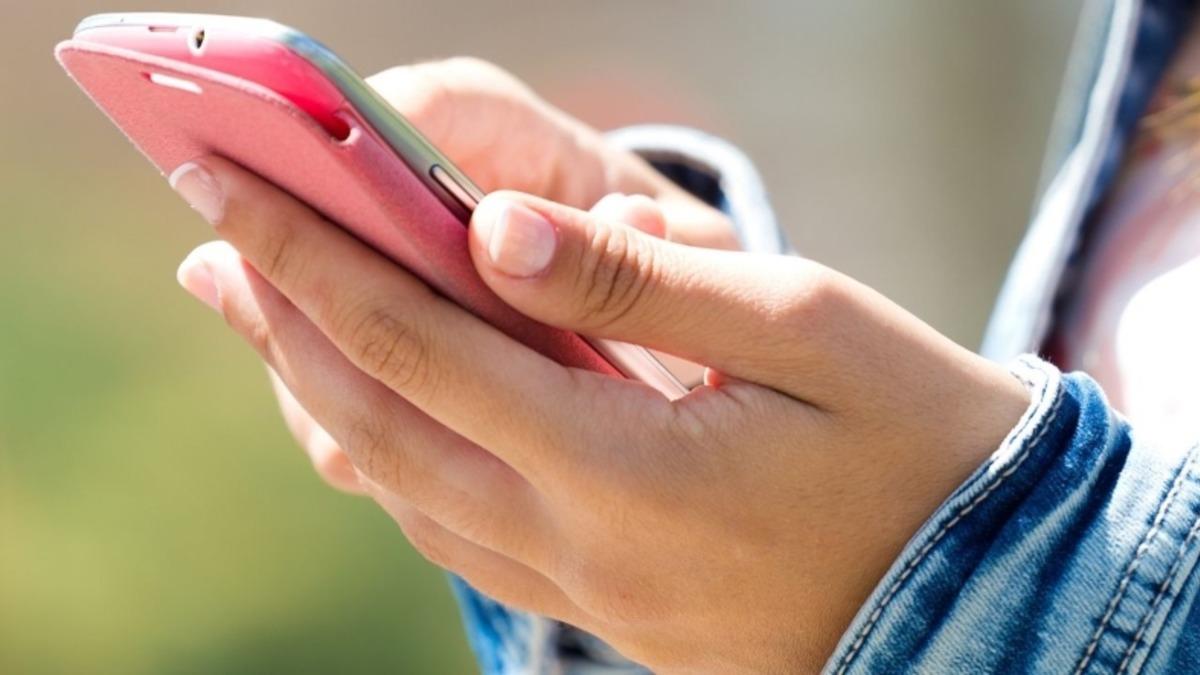 Yalnızca Mavi Tik İstemişlerdi: Sosyal Medya Z Kuşağında Tik Salgını Yarattı