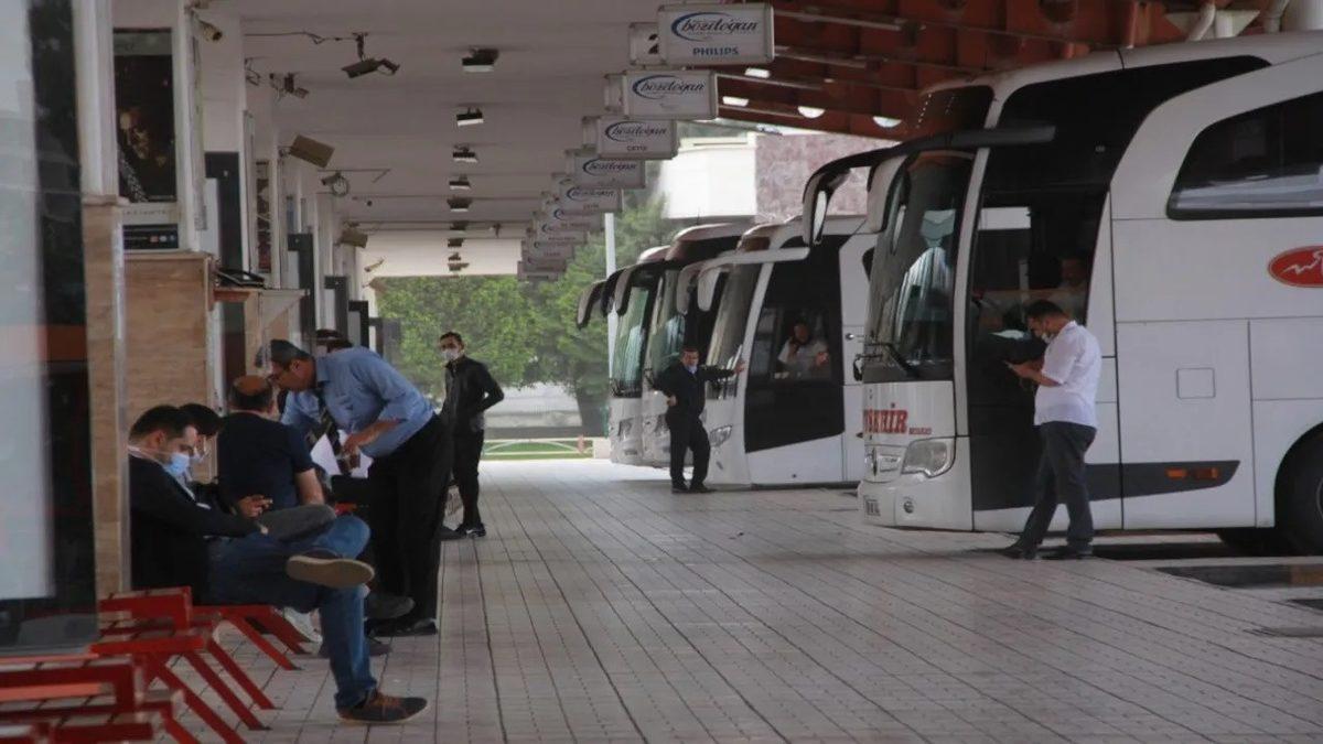 İzmir’de 18 Yaşından Küçüklere Otobüs Bileti Satışı Yasaklandı