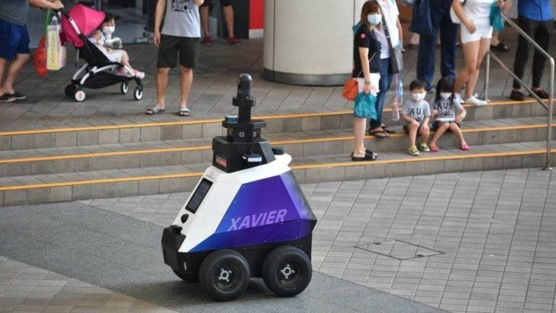 Singapur, Halka Açık Alanlarda ’Robot Devriyelere’ Görev Verecek