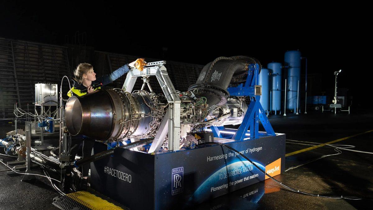 Dünyada Bir İlk: Rolls-Royce, Hidrojen Yakıtlı Jet Motorunu Başarıyla Test Etti