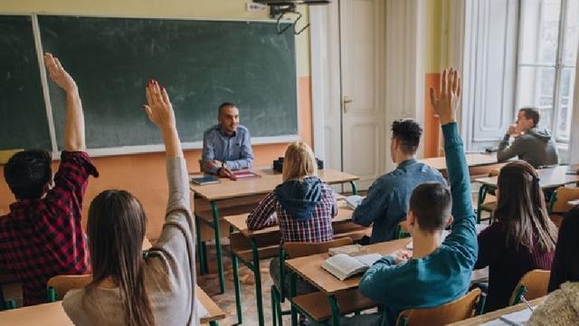 MEB, COVID-19 Pozitif ya da Temaslı Öğrencilerin ’Yok’ Yazılmacağını Açıkladı