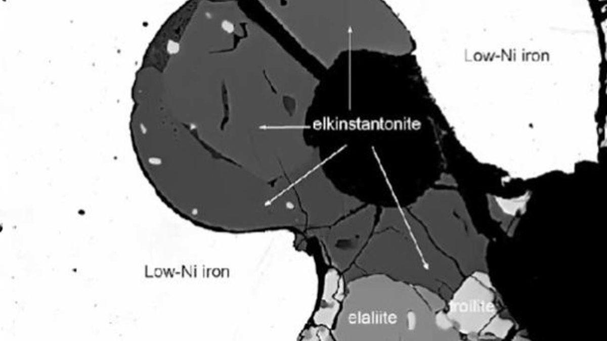 Dünya’ya Düşen Bir Gök Taşında, Gezegenimizde Hiç Var Olmayan 2 Mineral Keşfedildi