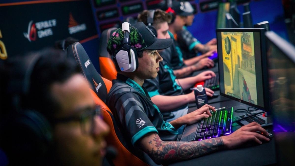 Başarılı Bir Espor Oyuncusu Olmak İçin Yapılması Gereken 9 Şey