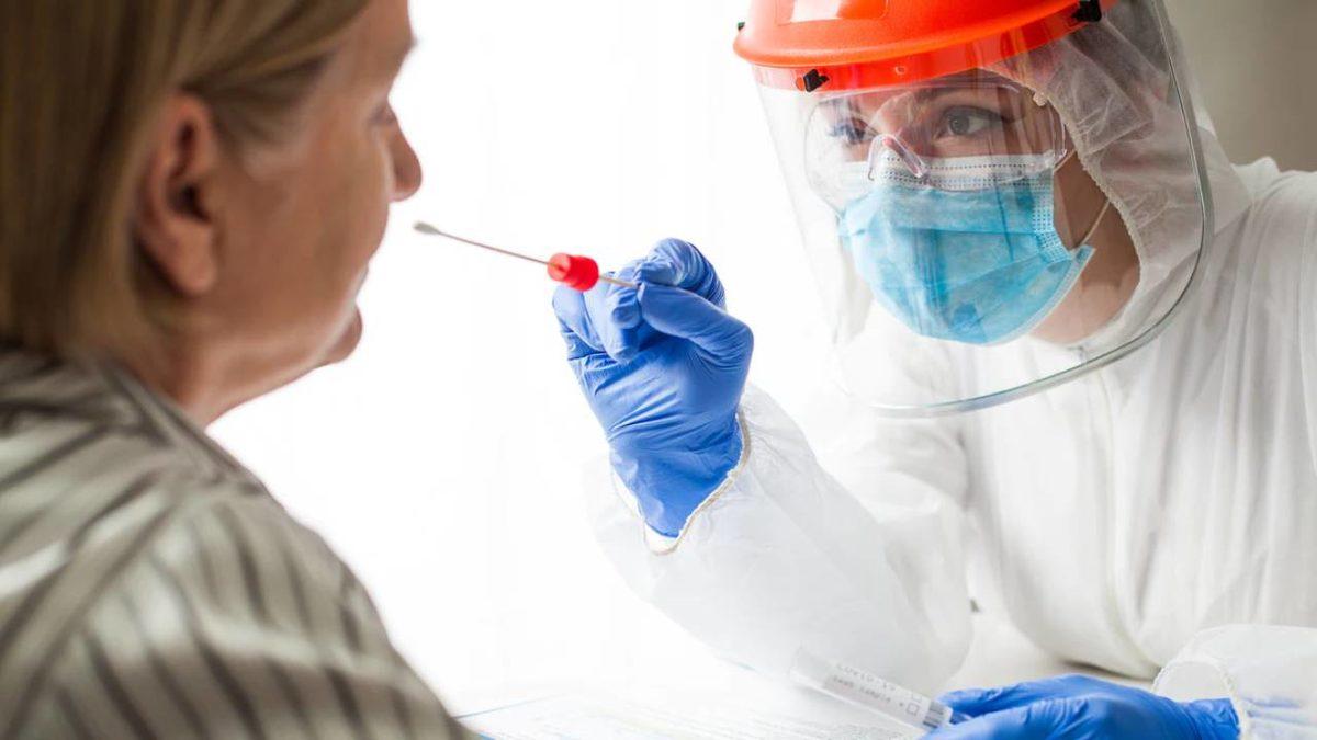 Bilim Kurulu Üyesinden PCR Açıklaması: Semptomlu Kişilerde PCR Negatifliği COVID-19 Olmadığını Göstermiyor