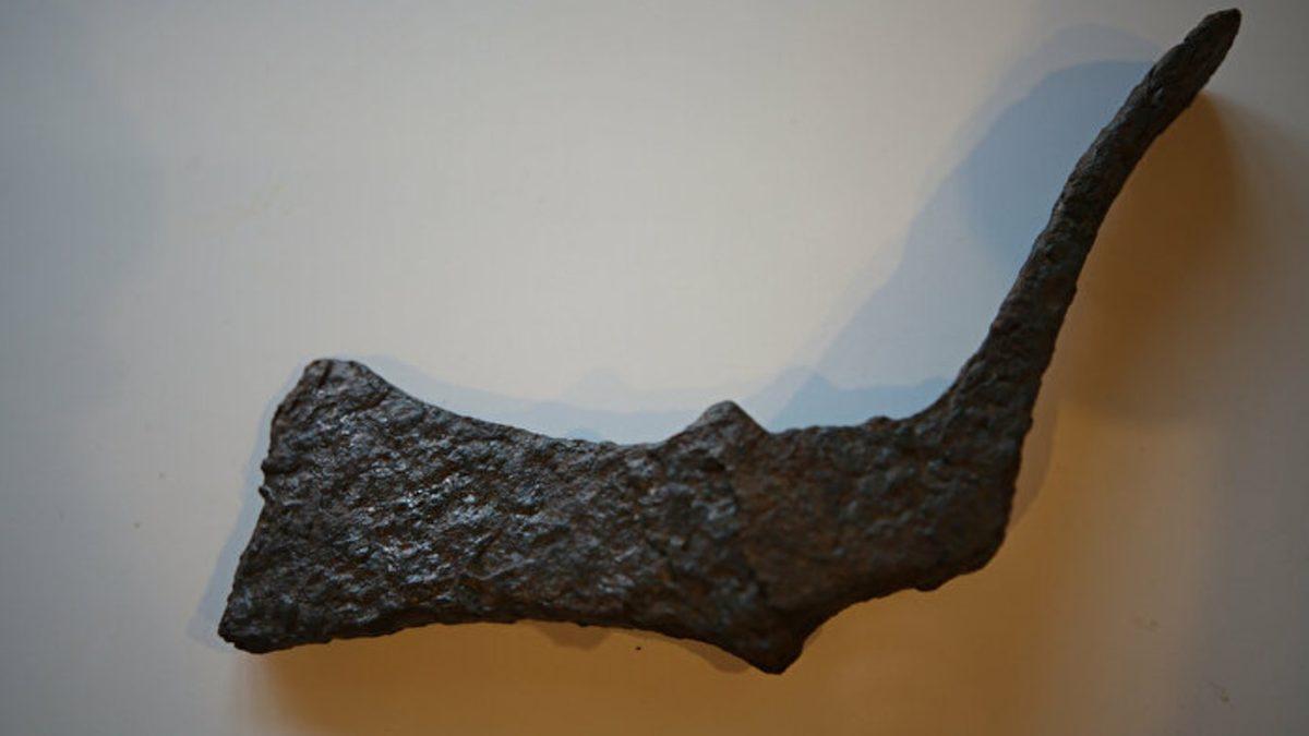 Döner Bıçaklarıyla Dalalım Abi: Assos’ta 1300 Yıllık Pala ve Balta Bulundu