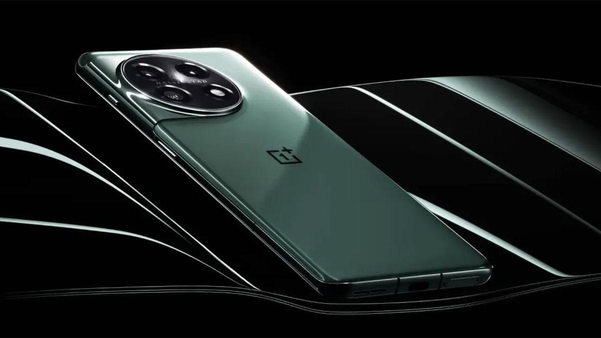 2023’ün İlk Amiral Gemisi Telefonu Geldi: Bomba Özellikler Sunan OnePlus 11 Tanıtıldı