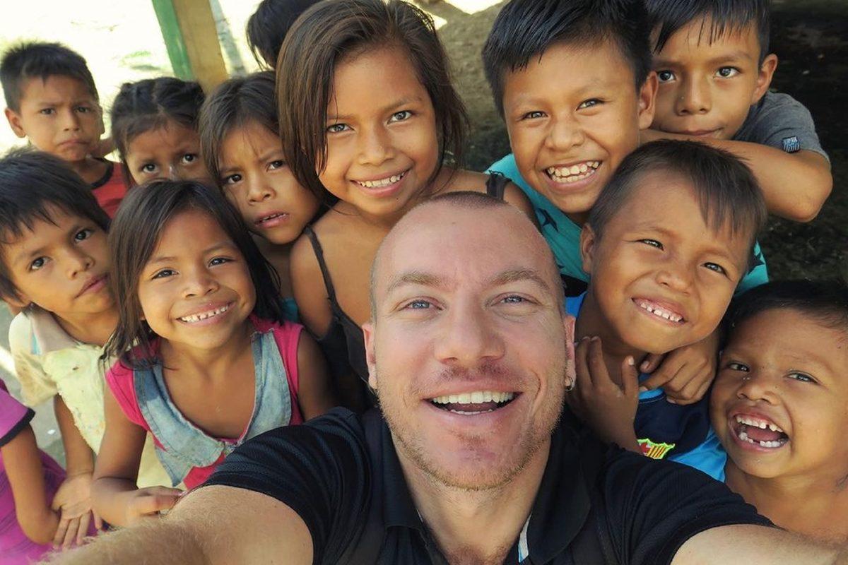 Oturduğumuz Yerden Dünyayı Geziyor Gibi Hissettiren 15 Seyahat Hesabı