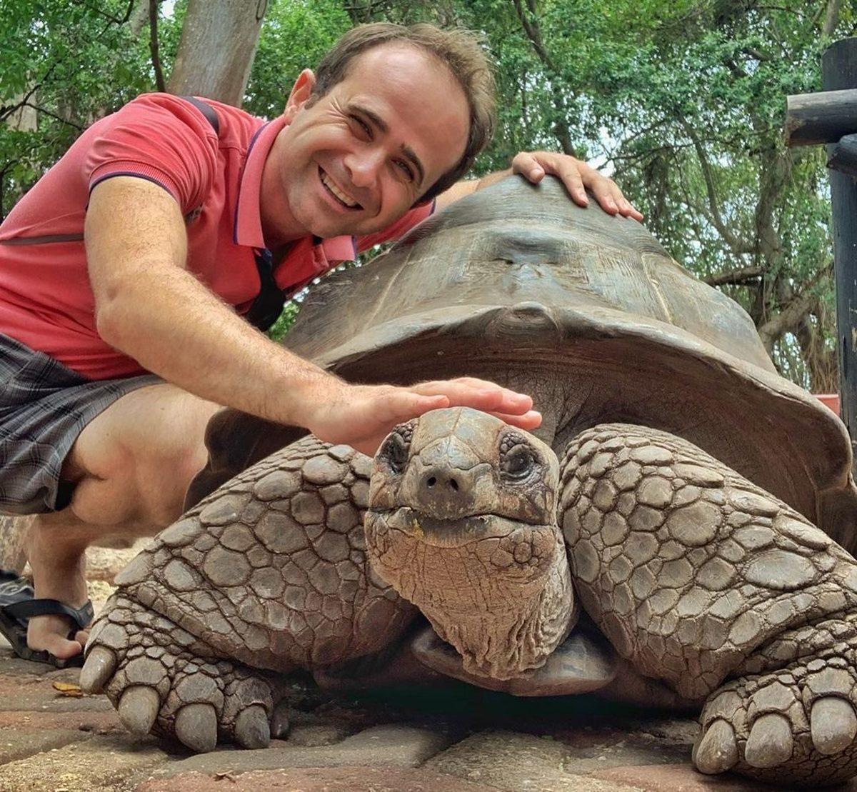 Oturduğumuz Yerden Dünyayı Geziyor Gibi Hissettiren 15 Seyahat Hesabı