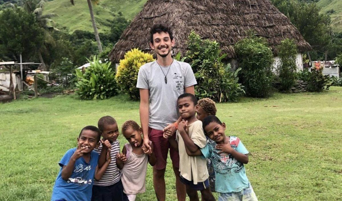 Oturduğumuz Yerden Dünyayı Geziyor Gibi Hissettiren 15 Seyahat Hesabı